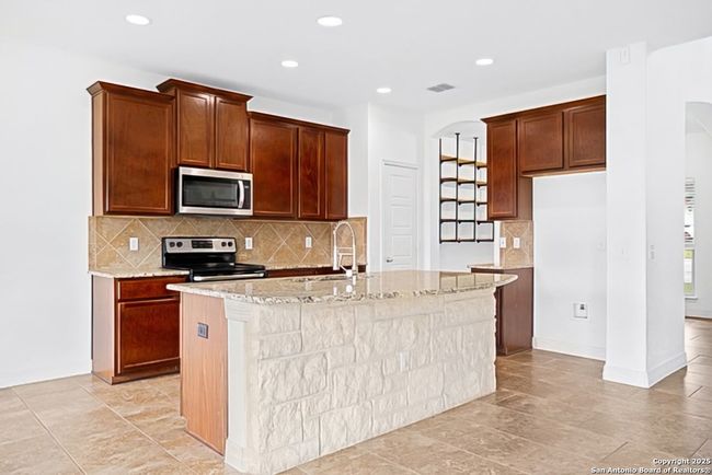 105 Highland Pl, House other with 4 bedrooms, 3 bathrooms and null parking in Cibolo TX | Image 5
