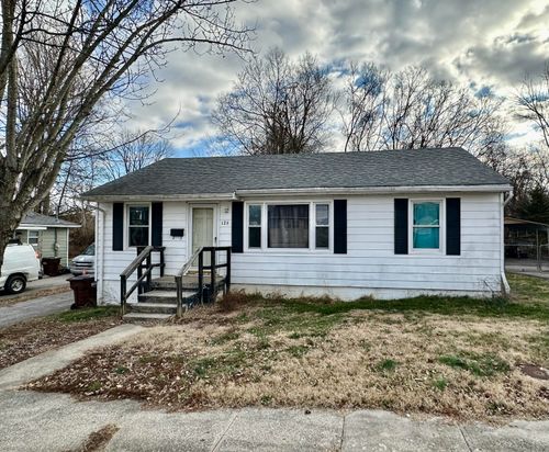 126 Price Ct, Lancaster, KY, 40444-8996 | Card Image