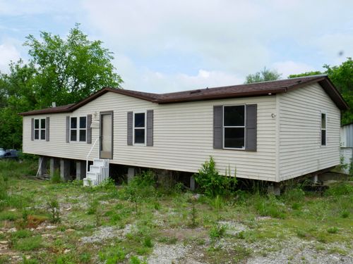 515 Pierce Ln, Frankfort, KY, 40601-2631 | Card Image
