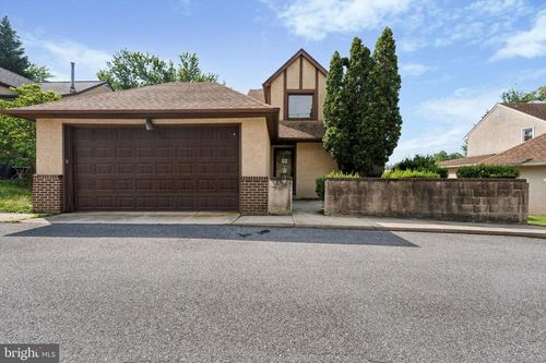 1505 City Ave, WYNNEWOOD, PA, 19096-3715 | Card Image