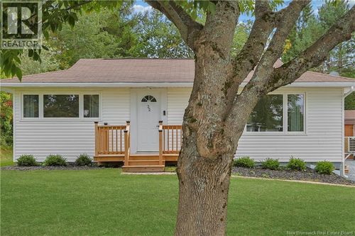22 Park Hill Dr, Saint John, NB, E2J2V4 | Card Image