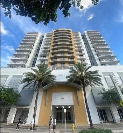 apt-904-900 Sw 8th St, Miami, FL, 33130-3753 | Card Image