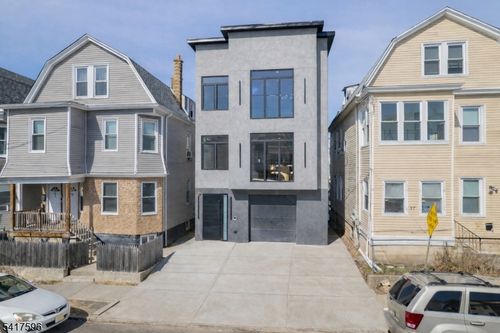 39 Grace St, Irvington, NJ, 07111-3506 | Card Image