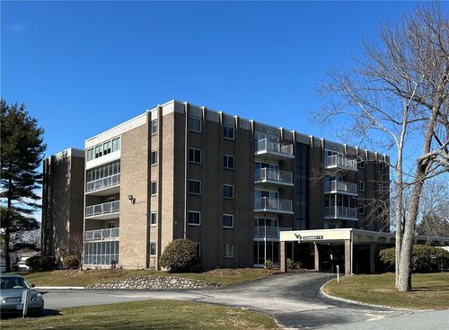 apt-206-200 Hoffman Ave, Cranston, RI, 02920-4541 | Card Image