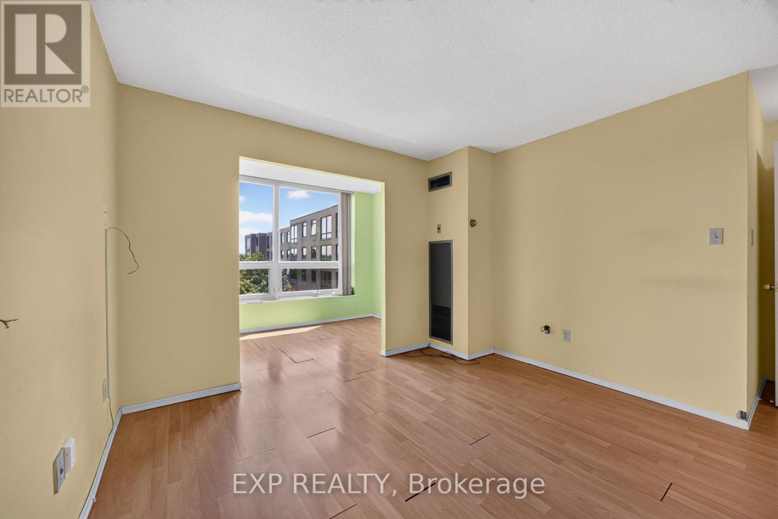 Residential in Richmond Hill (Crosby) 5