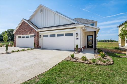 2813 Sw Hampshire Avenue, Bentonville, AR, 72713 | Card Image