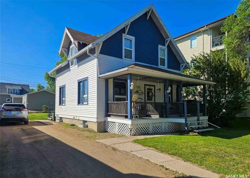 114 5th Ave W, Rosetown, SK, S0L2V0 | Card Image