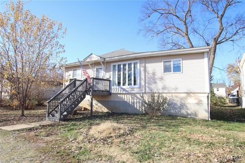 513 S 2nd St, Pacific, MO, 63069-2009 | Card Image
