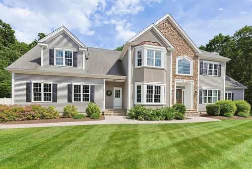 10 Weston Ave, Foxboro, MA, 02035-1865 | Card Image