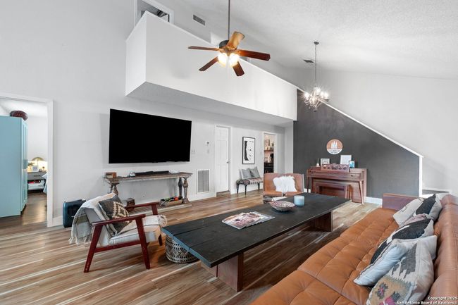 30650 Wildcat Dr, House other with 3 bedrooms, 2 bathrooms and null parking in Bulverde TX | Image 7