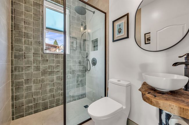880 Gore Ave, Townhouse with 3 bedrooms, 2 bathrooms and 1 parking in Vancouver BC | Image 6