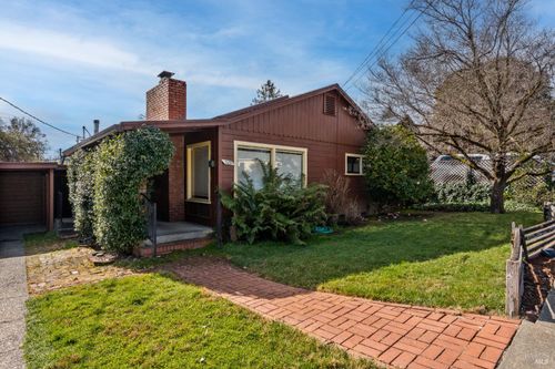 329 Jones St, Ukiah, CA, 95482-5411 | Card Image