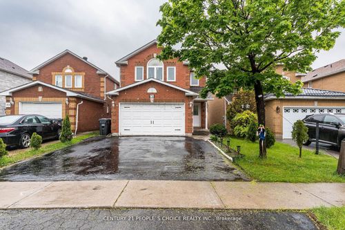 71 Ravenscliffe Crt, Brampton, ON, L6X4N9 | Card Image