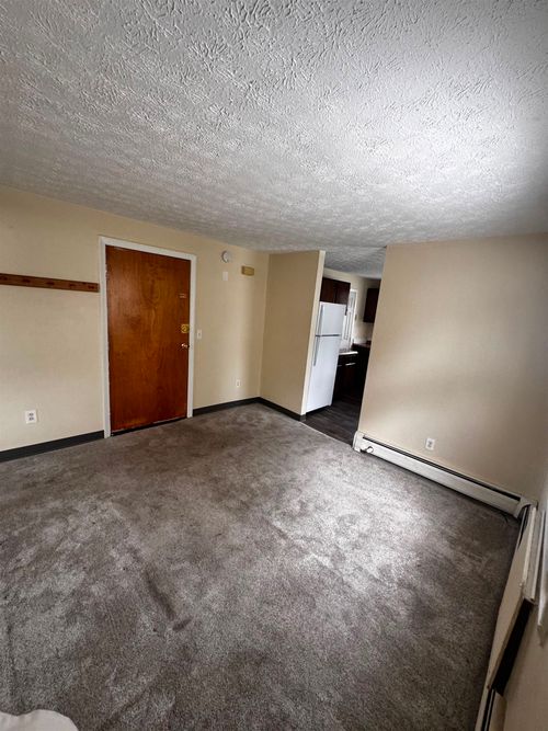 apt-a-562 A Lake Ave, Manchester, NH, 03103-3683 | Card Image