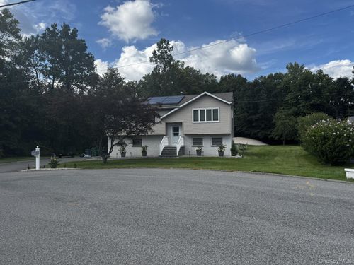 6 Russett Ln, Wappingers Falls, NY, 12590-3331 | Card Image
