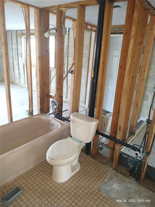 13610 Claudia Dr, House other with 3 bedrooms, 2 bathrooms and null parking in HUDSON FL | Image 13