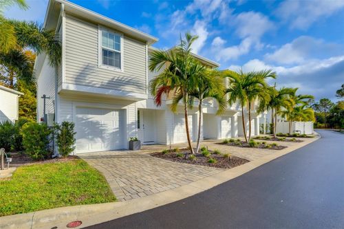 2441 6th Avenue Dr E, Bradenton, FL, 34208-2412 | Card Image
