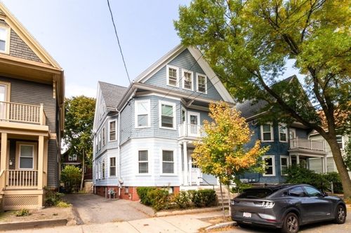16 Willow Ave, Somerville, MA, 02144-3117 | Card Image