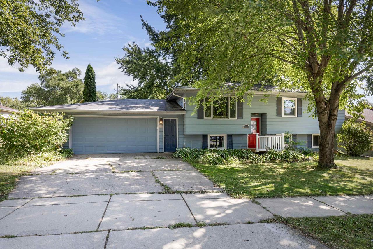 Edward Ave, Edgerton, WI 53534