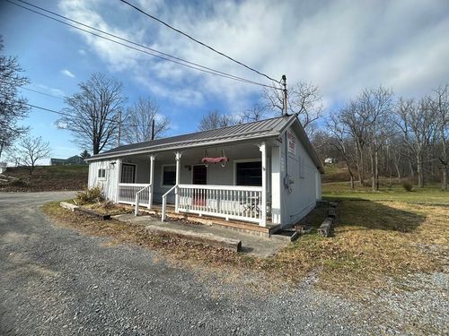8611 Seneca Trl S, Lindside, WV, 24951-7090 | Card Image