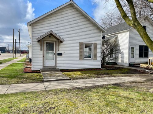 224 E Melendy St, Ludington, MI, 49431-2338 | Card Image