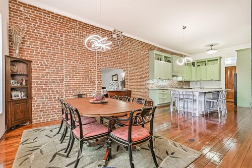 1805 Market St, Galveston, TX, 77550-2517 | Card Image