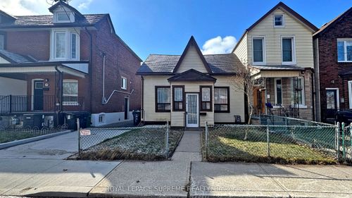 31 Shirley Street, Toronto, ON, M6K1S8 | Card Image