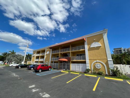 207-32 Ne 22nd Ave, Pompano Beach, FL, 33062-5233 | Card Image