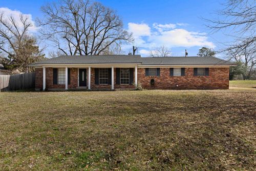 1904 Lakeshore Dr, Longview, TX, 75605-2484 | Card Image