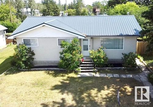 {{alt}} | Card Image