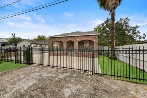 7912 Cypress St, Houston, TX, 77012-2060 | Card Image