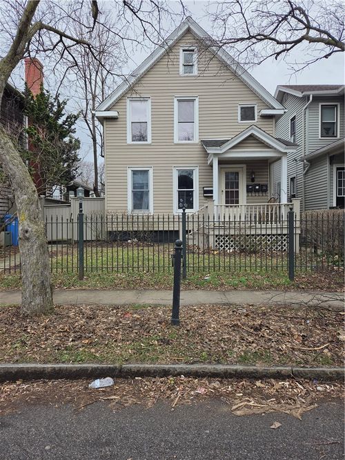 upper-21 Gardiner Park, Rochester, NY, 14607 | Card Image