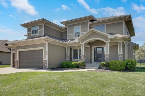 204 Sw Ansel Adams Dr, Lee's Summit, MO, 64081-2261 | Card Image