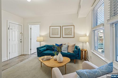 9 Wheeler St, Montclair, NJ, 07042-4603 | Card Image