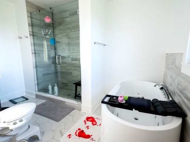 Master Bathroom | Image 13