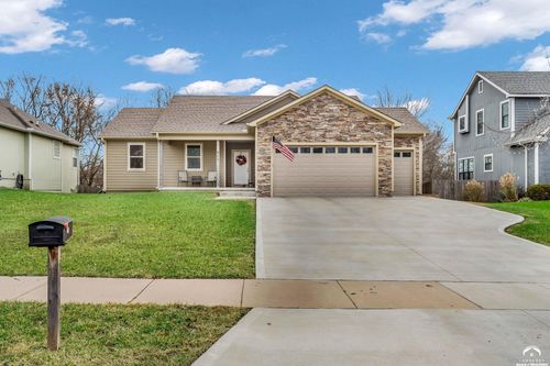 211 Hillside Drive, Baldwin City, KS, 66006 | Card Image