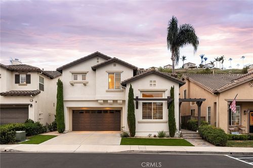 33 Avenida Fortuna, San Clemente, CA, 92673-3252 | Card Image