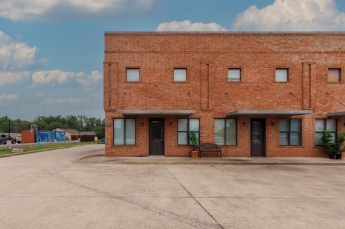 104-202 W Jefferson St, Palmer, TX, 75152-9722 | Card Image