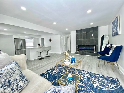 5735 N 79th St, Milwaukee, WI, 53218-2106 | Card Image