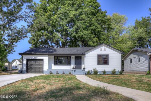 1421 Grand Ave, Carthage, MO, 64836-2664 | Card Image