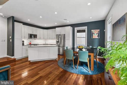 b-811 S 20th St, PHILADELPHIA, PA, 19146-1806 | Card Image