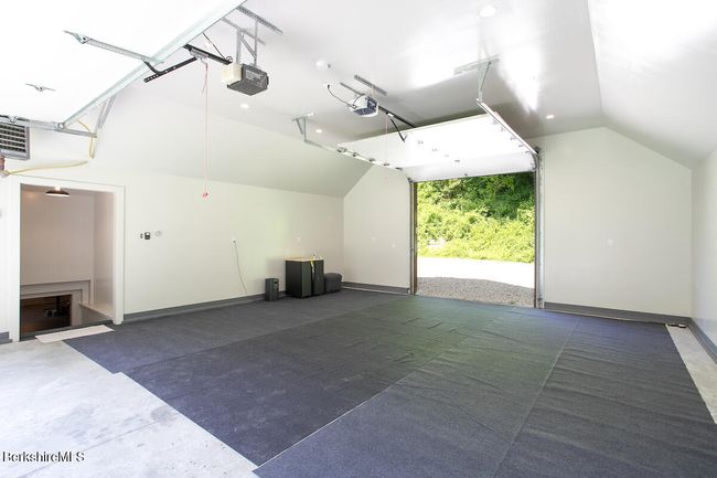 garage | Image 36
