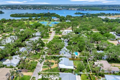 545 Gardenia Ln, Vero Beach, FL, 32963-1814 | Card Image
