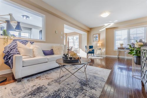 19 Bearings Ave, Stouffville, ON, L4A0W6 | Card Image