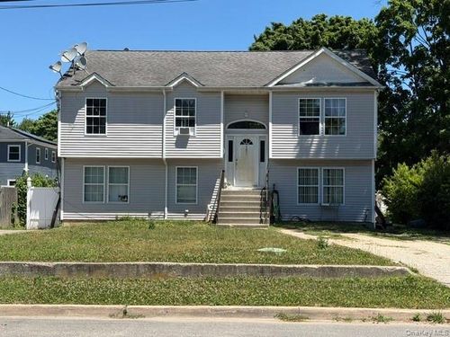 104 Jefferson Ave, Wyandanch, NY, 11798-4003 | Card Image