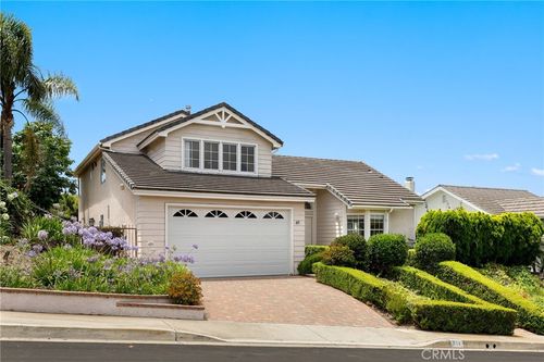 611 Calle Embocadura, San Clemente, CA, 92673-3030 | Card Image