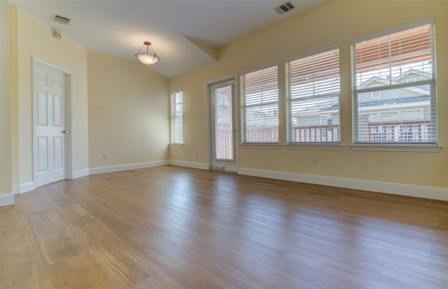 APT-201 - 1481 E Old Settlers Blvd, Condo with 2 bedrooms, 2 bathrooms and 1 parking in Round Rock TX | Image 4