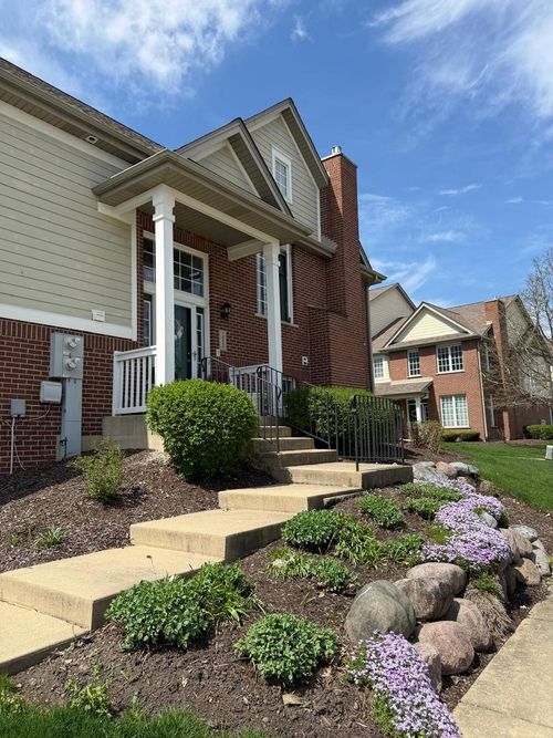 10646 Gabrielle Ln, Orland Park, IL, 60462-2800 | Card Image