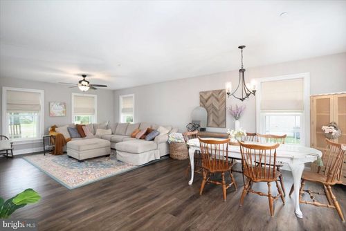 311 Railroad Ave, EAST NEW MARKET, MD, 21631-1523 | Card Image