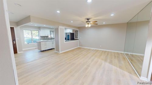 20502 Pine Meadow Dr, Clinton Twp, MI, 48036-3802 | Card Image